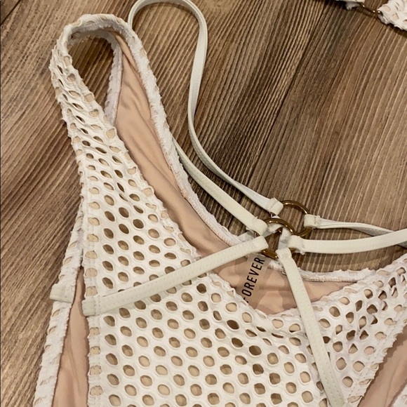 Super sexy bikini! Great Condition - Picture 3 of 5